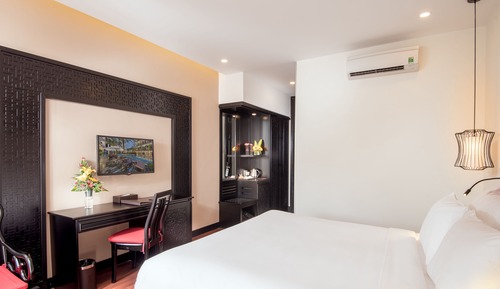 Deluxe Room, 1 King Bed, Balcony
