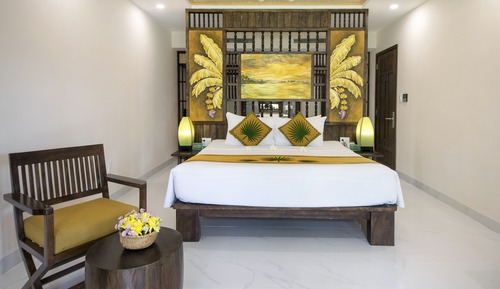 02 Bedroom Villa with Garden view