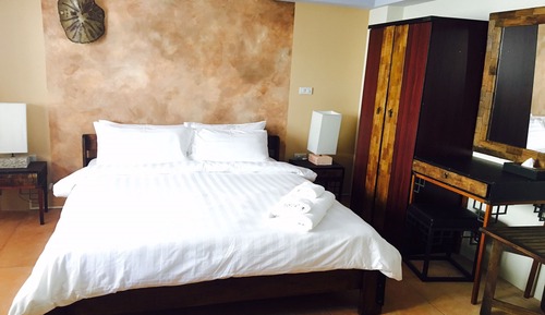 Junior Room, 1 Queen Bed, Non Smoking
