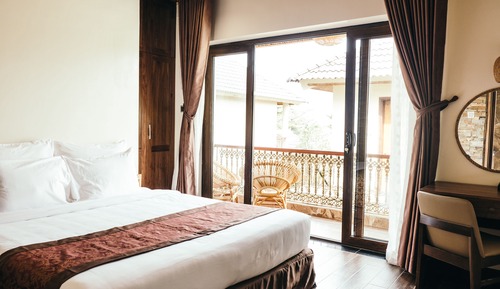 2 Bedrooms Villa Garden View