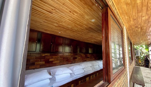 Shared Dormitory, 2 Bathrooms, Lake View