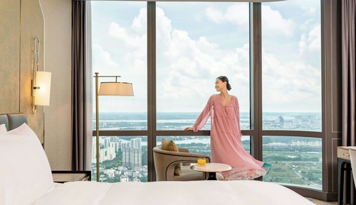 Premier Room, 1 King Bed, Non Smoking (Panoramic View)