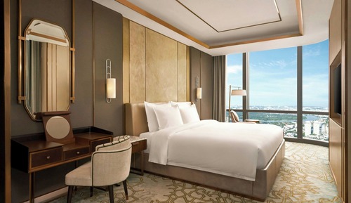 Panoramic Suite, 1 King Bed, Non Smoking, Club Lounge Access