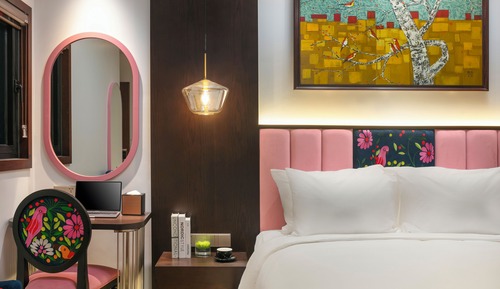 Deluxe Double or Twin Room With Internal Window