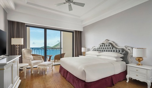 Deluxe Room, 1 King Bed, Balcony, Ocean View (Balcony)