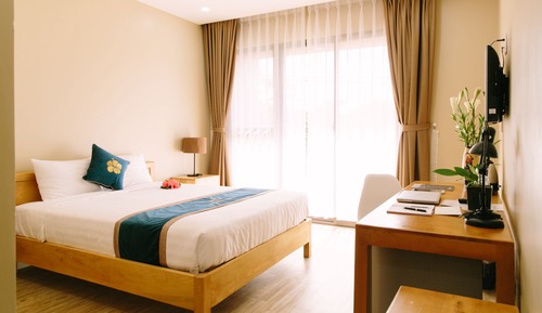 Suite, Balcony