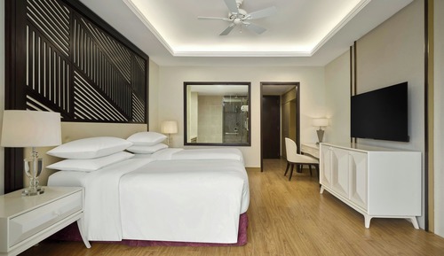 Deluxe Room, 2 Twin Beds, Smoking, Garden View (Balcony)