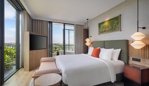Premium Suite, 1 King Bed (Waterfront)