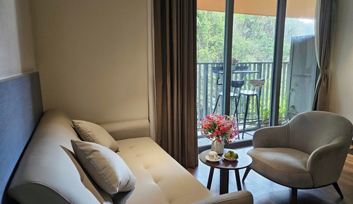 Deluxe Room, Balcony, Mountain View