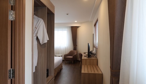 Premier Double Room, City View