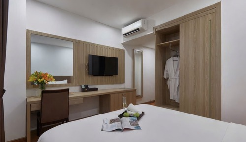 Superior Double Room, City View