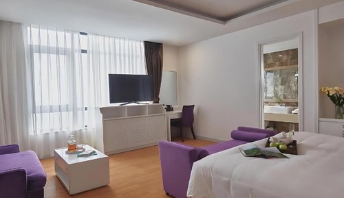 Economy Suite, City View