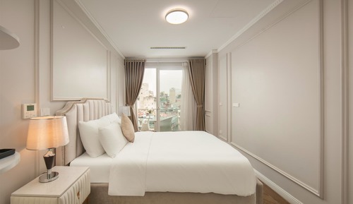 Deluxe Room, 1 Queen Bed, Balcony