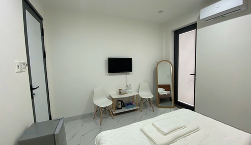 Economy Room