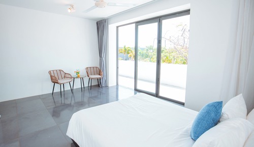 Superior Villa, Lake View