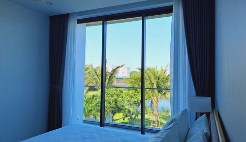 Standard Villa, Lake View
