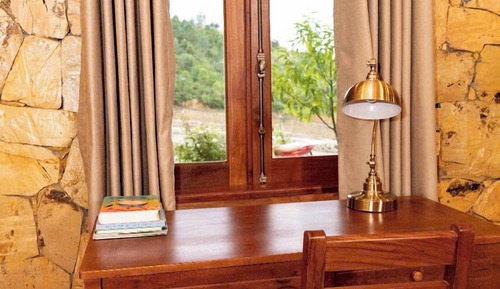 Design Double Room, 1 King Bed, Private Bathroom, Lake View