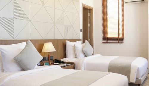 Deluxe Room, 1 Queen Bed, Garden View