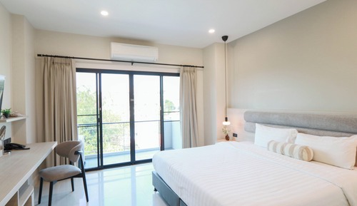 Superior Double Room, City View