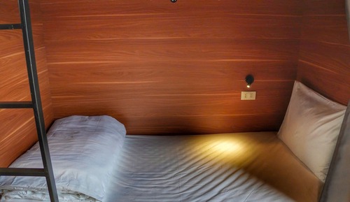 Basic Shared Dormitory, Women only