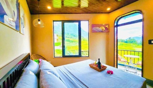 Luxury Double Room, Balcony, Hill View
