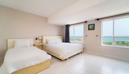 Family Room, Multiple Beds