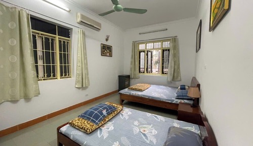 City Triple Room