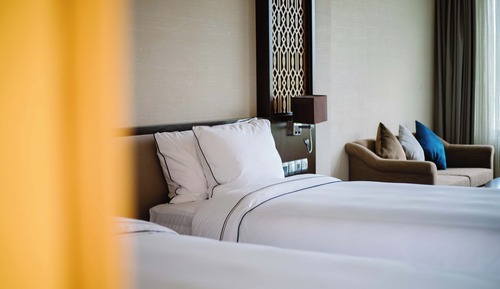 Premier Room, Balcony, Garden View