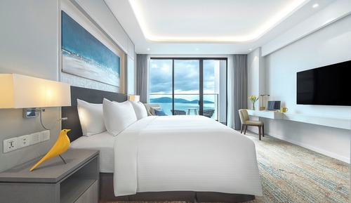 Premium Room, 1 King Bed, Ocean View (High Floor)