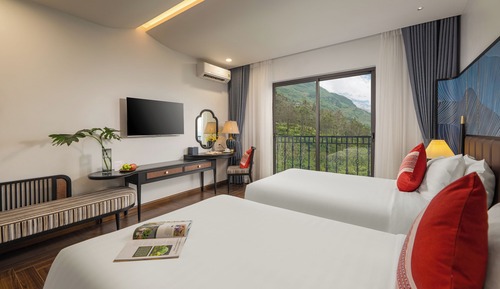 Deluxe Mountain View Twin Bed with Balcony