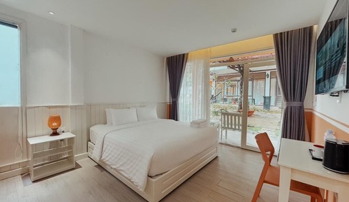 Room, 1 King Bed, Garden View