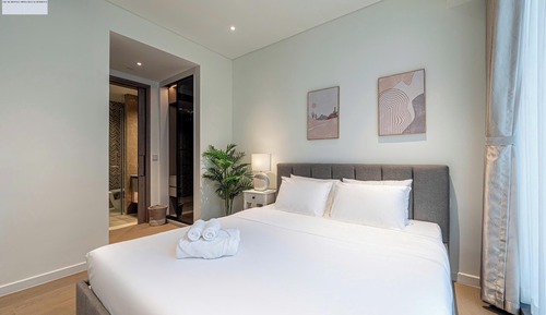 Deluxe Apartment, 1 King Bed, Non Smoking, City View