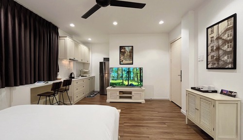 Standard Studio, Kitchen