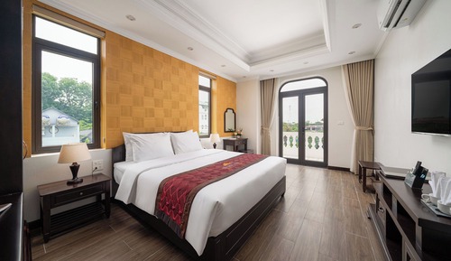 Deluxe Double Room, Bathtub