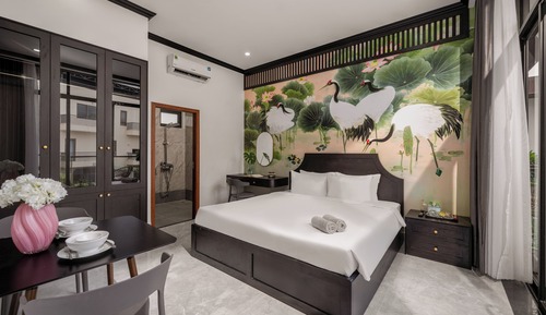 Premier Studio, Balcony, Pool View