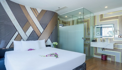 Junior Double or Twin Room, City View