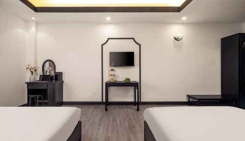 Basic Triple Room, City View