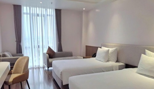 Deluxe Twin Room, City View
