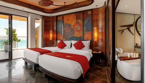 Executive Family Suite 2-Bedroom Sea View with Children Themed Room