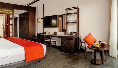 Deluxe King Room Garden View