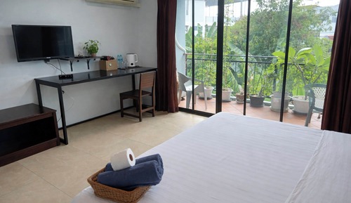 Deluxe Room, 1 King Bed
