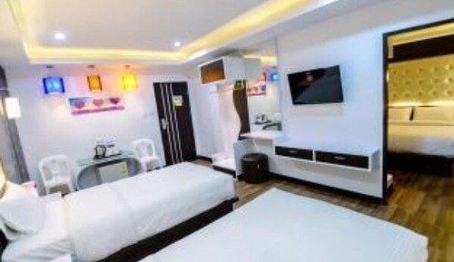 Standard Twin Room
