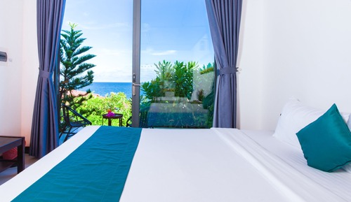 Deluxe Partial Ocean View Twin