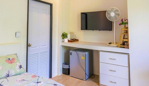 Deluxe Double Room, 1 King Bed, Garden View