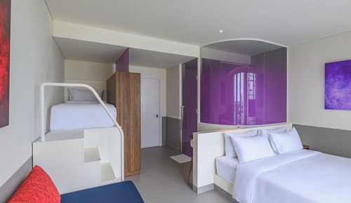 Deluxe Room (1 King Bed)