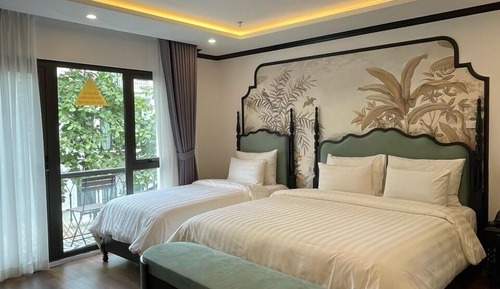 Junior Triple Room, Balcony, City View