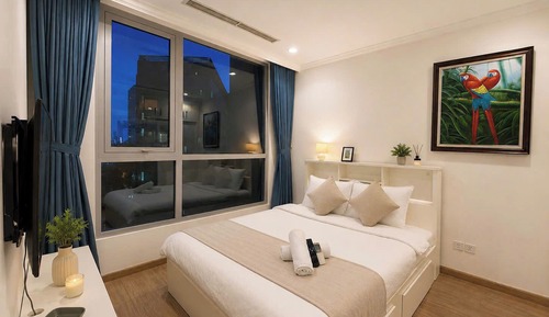 Luxury Apartment, 1 King Bed, City View