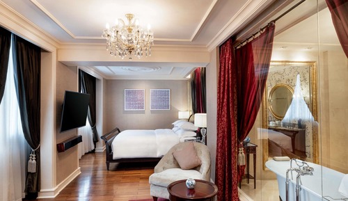 Opera wing, Grand Prestige Suite with Club Privileges and Benefits, King Bed