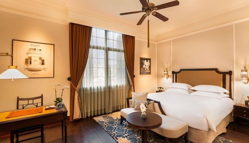 Heritage Wing, Grand Luxury Room with Metropole Privileges and Benefits, King Bed