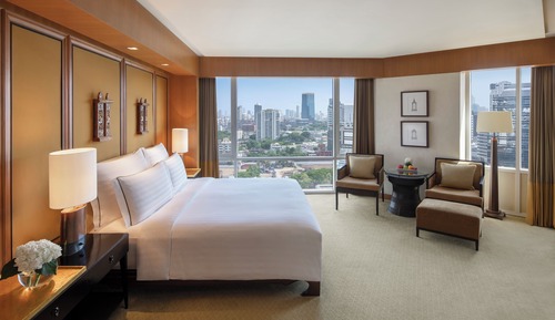 Deluxe Room, 1 King Bed, Corner